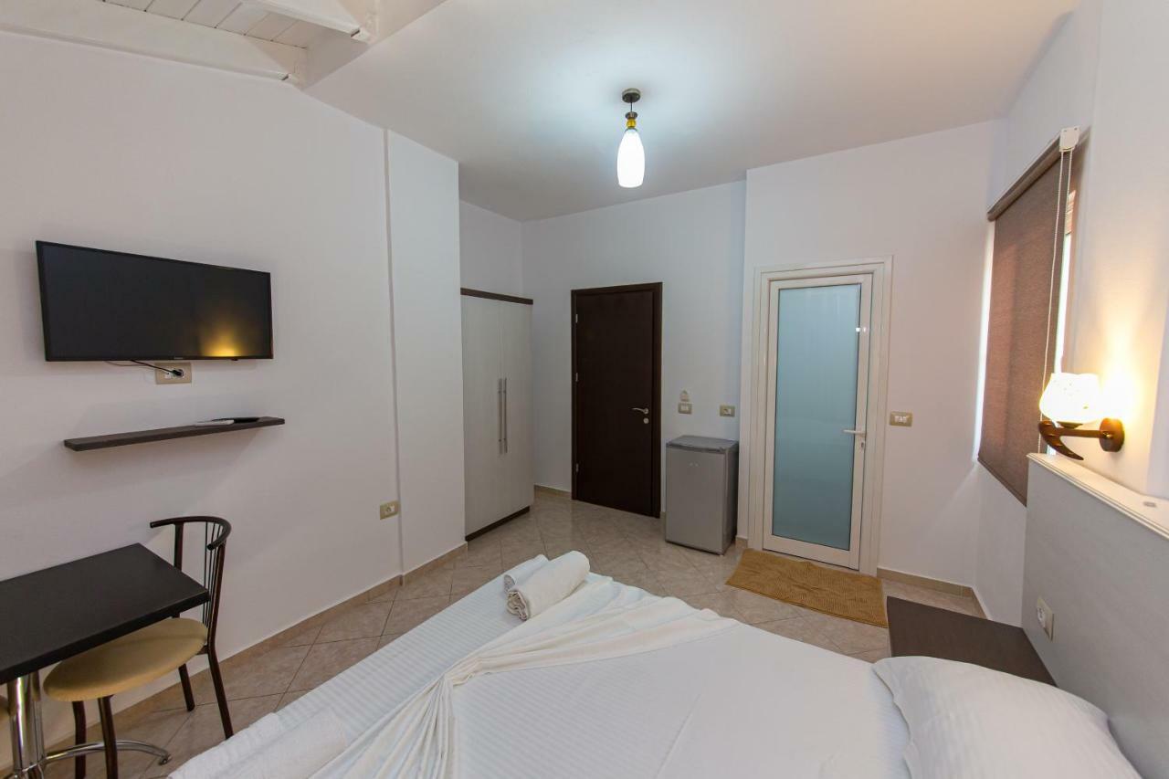 Hotel Mariksel クサミル エクステリア 写真