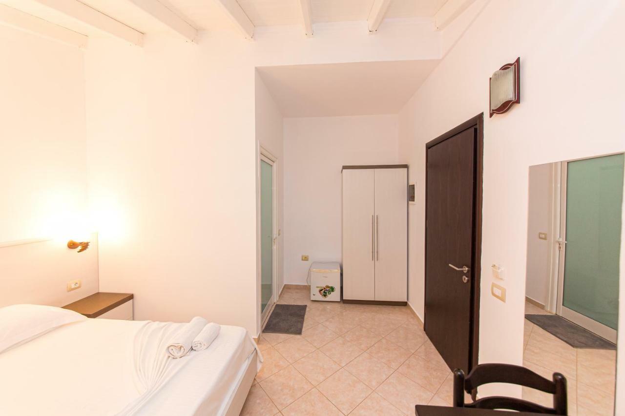 Hotel Mariksel クサミル エクステリア 写真