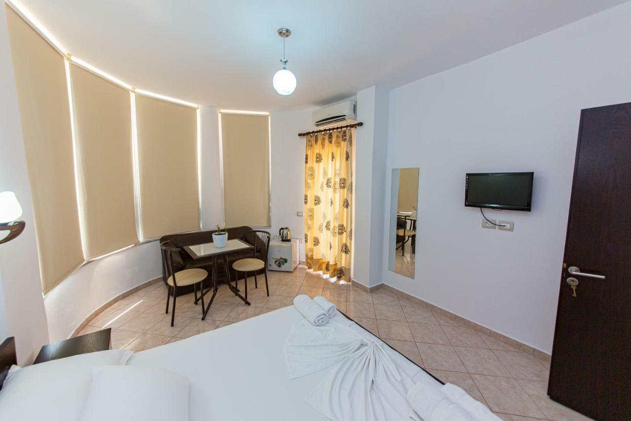 Hotel Mariksel クサミル エクステリア 写真